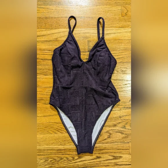 Cupshe Jacquard V-Neck One Piece Swimsuit in Plum sz S NWT - Picture 3 of 12
